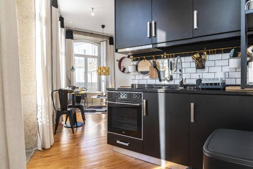 Mouzinho Penthouse by Hosty