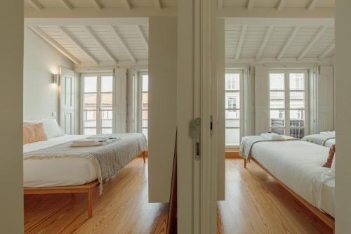 Deluxe Duplex by Hosty