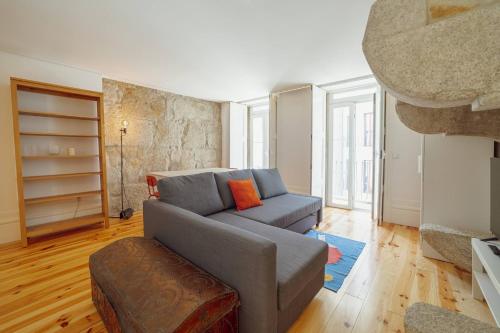 Cozy Almada by Hosty