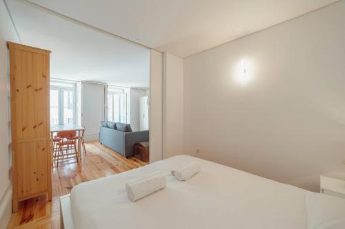 Cozy Almada by Hosty