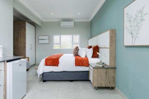 Una cama o camas en una habitación de The Notebook Hotel
