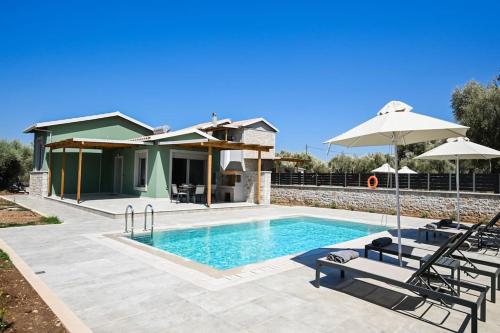 Cosy Halipoma-Tilemahos into Lefkada town close