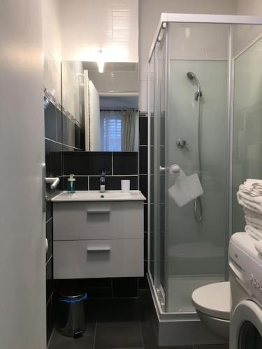 Ένα μπάνιο στο 2 pièces 25m2 1er G