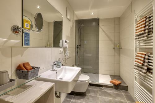 Ένα μπάνιο στο AD1716 Apartments