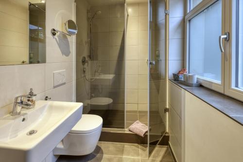 Ένα μπάνιο στο AD1716 Apartments