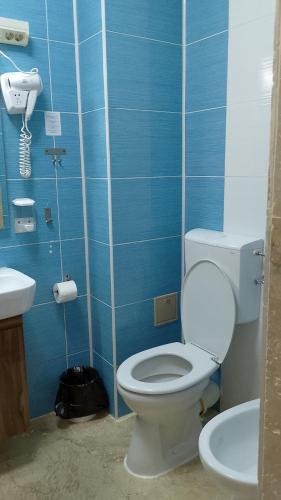 Ένα μπάνιο στο RHC Royal Hotel