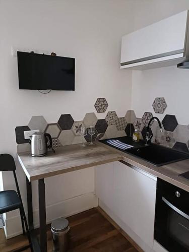 Agréable studio - Wi-Fi - cuisine complète