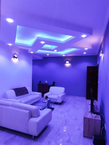 Galeriebild der Unterkunft HOTEL APPART B4U Be For You Nos logement affichent un style résolument unique in Jaunde