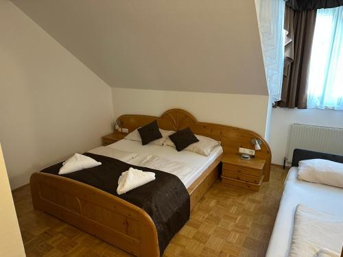 Hotel-Landgasthof Katschtalerhofにあるベッド