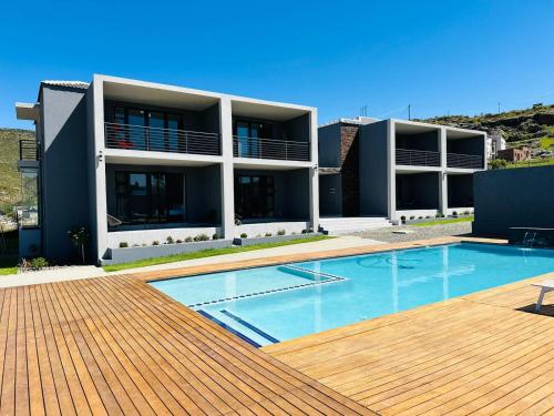 Swimmingpoolen hos eller tæt på Bon Voyage Inn