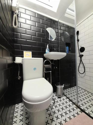 Ένα μπάνιο στο Cool & Cozy Center