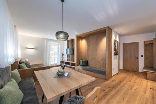 Χώρος καθιστικού στο Trinnerhof- Hof Chalets und Obsthof