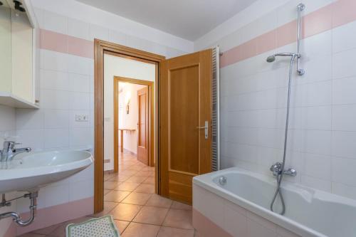 Ένα μπάνιο στο Casa Fanton