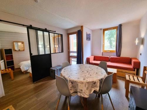 Appartement chaleureux 2 étoiles, animaux acceptés, proche pistes - FR-1-353-95