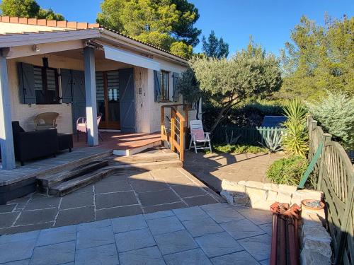 Jolie petite Maison, Clim, résidence avec piscine à 5mn circuit Paul Ricard