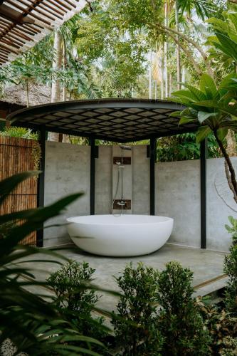 Ban Sainai Resort- Aonang's Green Resort — Garden view