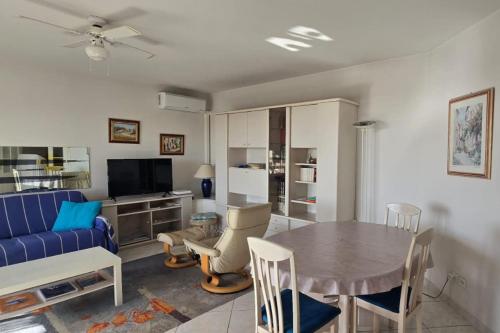 Bright apartment with terrace in Saint-Raphaël