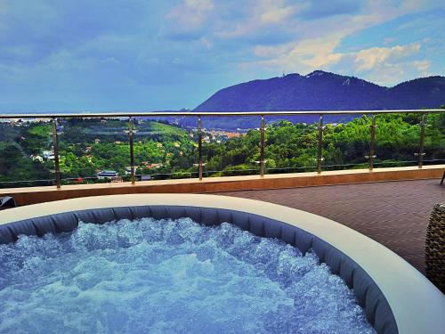 Coroni Apart 3 - Jacuzzi & Terasa Panoramica Brasov