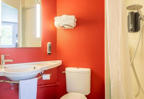 Ванная комната в B&B HOTEL Toulon Ollioules