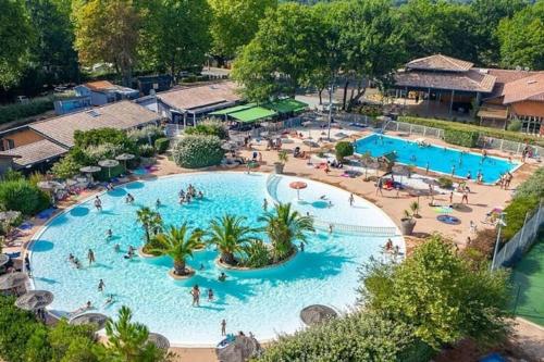 Chalet T3 15 min plage grande terasse et piscine