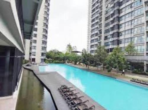 Πισίνα στο ή κοντά στο 4B3R Lux Penthouse Astoria Ampang