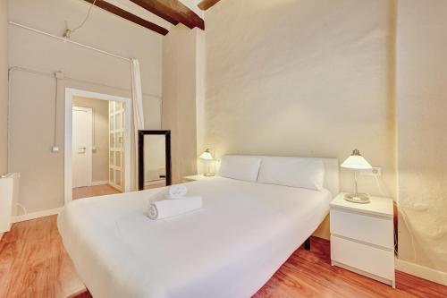 En eller flere senge i et værelse på Curia 6 by clabao