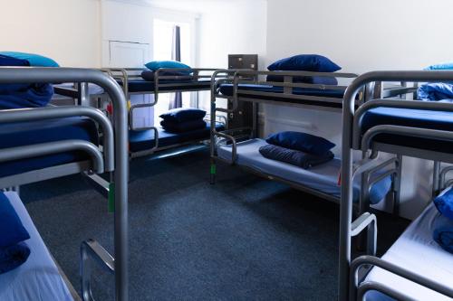 Katil atau katil-katil dalam bilik di Bath Backpackers