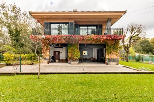 Ca La Iaia – Casa con piscina y jardín