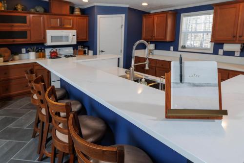 Dapur atau dapur kecil di The Roost by Simple Life Rentals