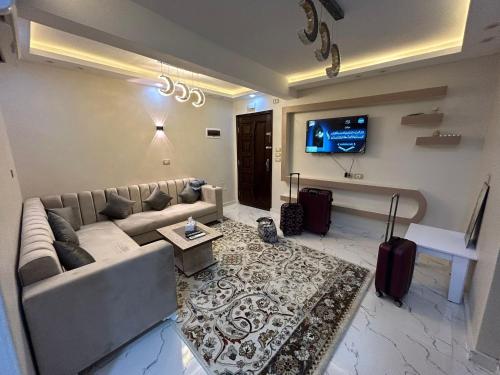 TV a/nebo společenská místnost v ubytování Apartment Hossam - Hurghada