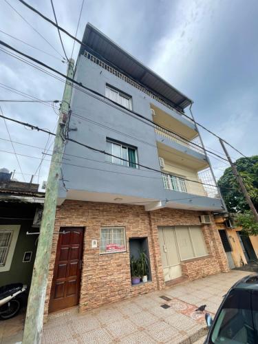 Tòa nhà nơi nhà trọ tọa lạc
