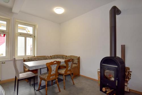 Posezení v ubytování Monteurwohnung Vollrathstraße 2 Ohrdruf
