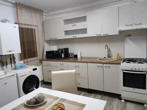 Η κουζίνα ή μικρή κουζίνα στο Apartment Farmec