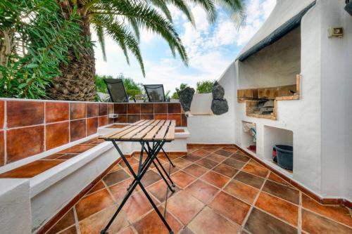 Balkón nebo terasa v ubytování Casa Felix - Private Pool, Pool Table and BBQ By Lanzarote Vacation Homes