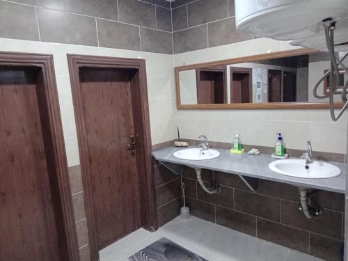 Ένα μπάνιο στο bedouin hostel