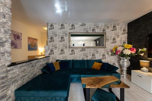 Ruang duduk di Luxury apartment Sara with heated pool