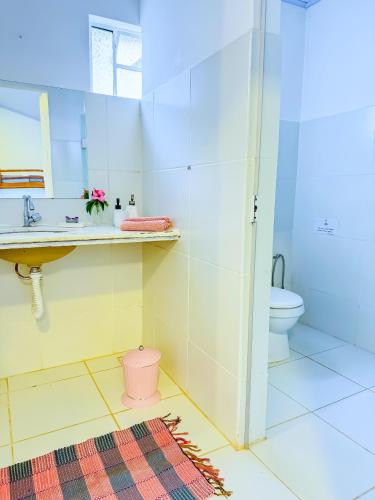Bilik mandi di Centro Binah