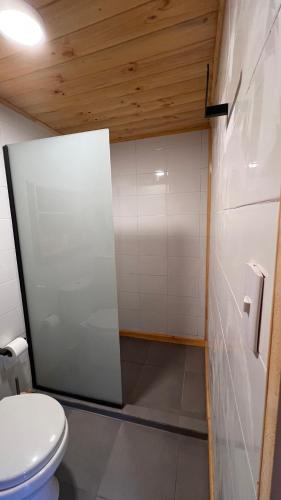Un baño de Casa R, Cabaña Pichilemu