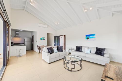 Η κουζίνα ή μικρή κουζίνα στο SeaRenity View - Greenview 19