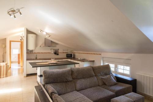 A kitchen or kitchenette at Mirador de Miranda Apartamentos Rural & Spa Inc