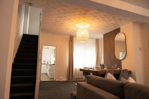 Posezení v ubytování 2 Bedroom Cozy Home Sleeps 6 with 1Gb Wi-Fi near Durham & Darlington-Kynren