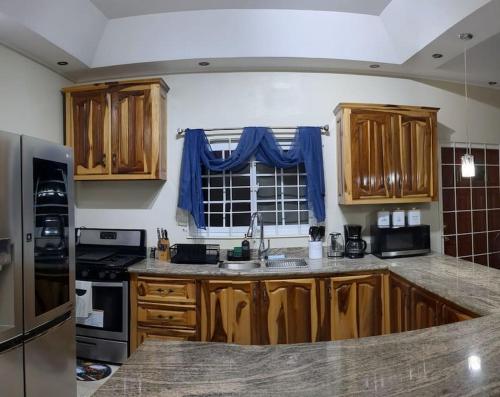 Una cocina o cocineta en St Thomas Oasis