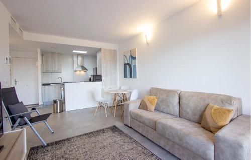 1 Bedroom Lovely Apartment In Denia