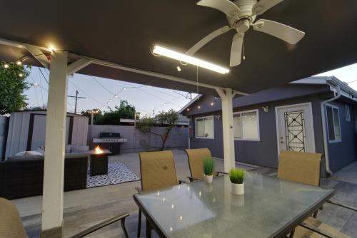 Stylish 3BR, 2BA Home , Sleeps 8 - King Bed, Firepit, Near Universal, SoFi photo 58