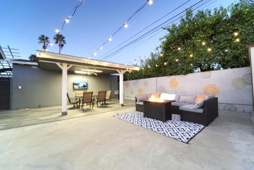 Stylish 3BR, 2BA Home , Sleeps 8 - King Bed, Firepit, Near Universal, SoFi photo 51