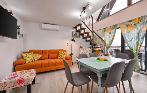 Χώρος καθιστικού στο Nice Home In Kapela With Sauna