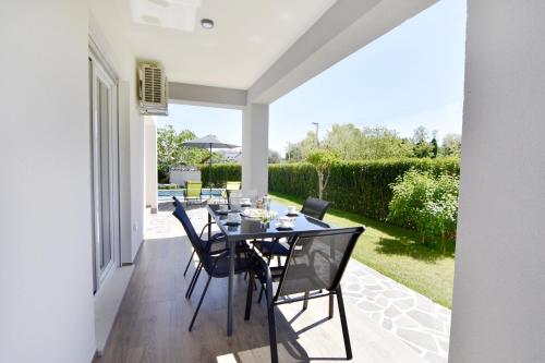 Family-friendly apartments with swimming pool Cepljani, Umag - 23565