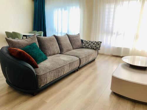 205 Fully furnished cozy apartment