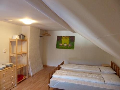 Postel nebo postele na pokoji v ubytování Björkebo Camping