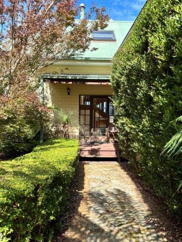 Κήπος έξω από το Valley of the Waters B&B